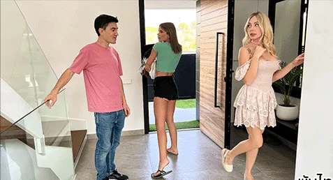 RealityKings หนังเอ็กฝรั่งซับไทย Angie Lynx น้องสาวร่านหีแอบสอยควยแฟนพี่สาว Jordi El Nino Polla หลังทั้งคู่ทะเลาะกันหนักน้องสาวตัวดีเลยได้โอกาสเสียบ (Fucking My GF’s Stepsister) มาพาตัวแฟนหนุ่มควยใหญ่ไปแอบเย็ดกันในห้อง เจอควยใหญ่ๆ กระทุ้งหีเสียวสะใจ สลับล่อตูดล่อหีแล้วจัดประตูหลังแตกในคาก้น