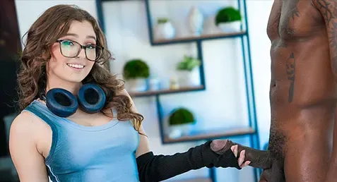 SheLovesBlack – Leana Lovings หนังเอ็กฝรั่ง ลีอาน่า สาวน่ารักใส่แว่นมาเจอพี่มืดควยโตแก้ผ้าควยโด่อยู่ในห้องน้ำ เห็นแล้วมันอดไม่ได้ส่งสายตาอ้อนวอนขอดูด จับโม๊กยัดปากยังไม่ได้โดนเลียหีแล้วจับเด้าจุกๆ เย็ดท่าหมาขย่มควยตอกกันน้ำแตกชักราดปากเสียวๆ